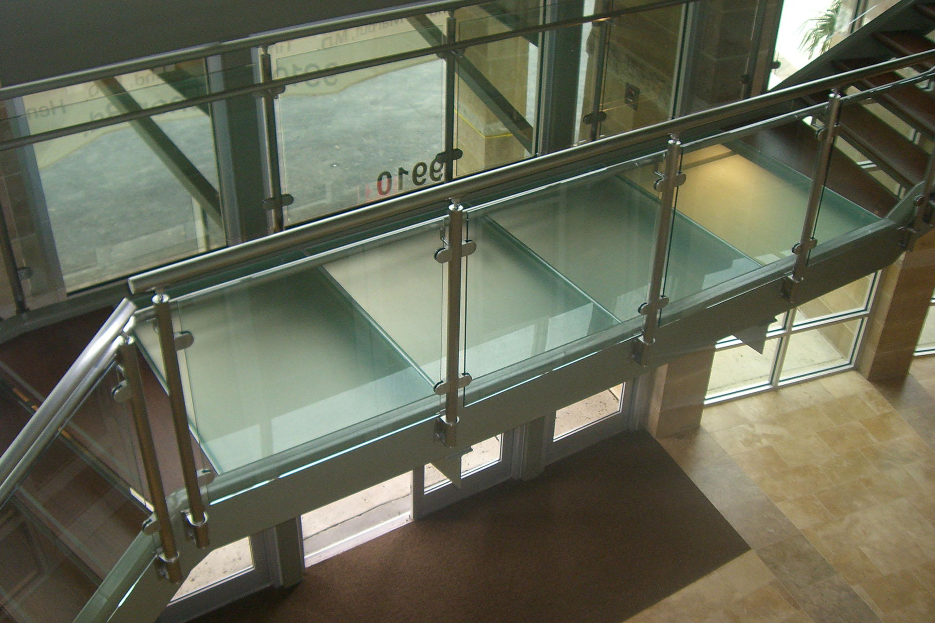GlassWalk structural glass system