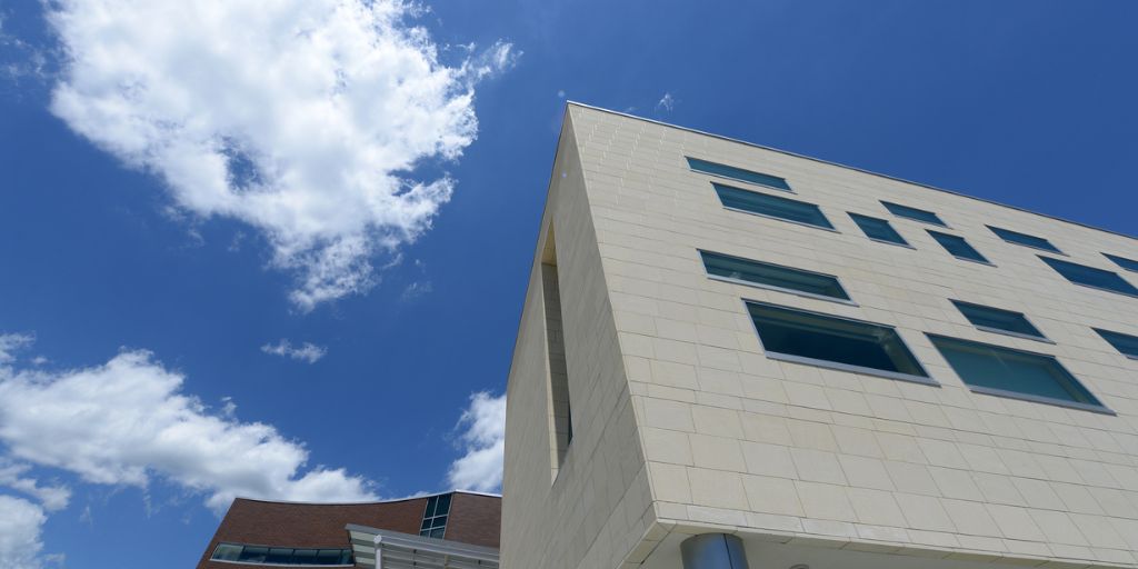 Building built with fast track system